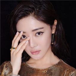 邓嘉个人资料,才华横溢的青年才俊，引领时代潮流的先锋人物